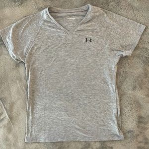 Under Armour v-neck tshirt